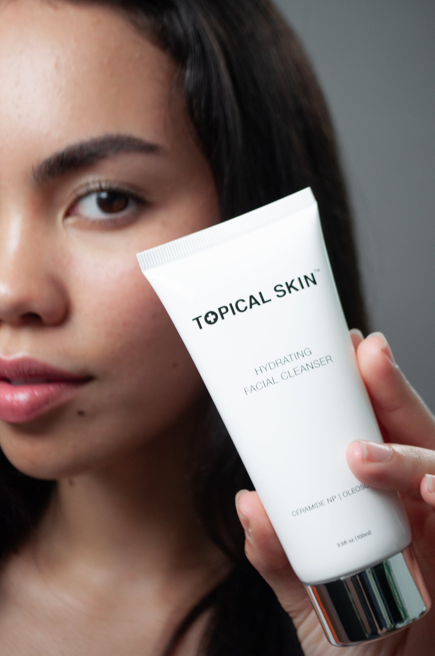 Topical Skin Hydrating Facial Cleanser With Oleosomes