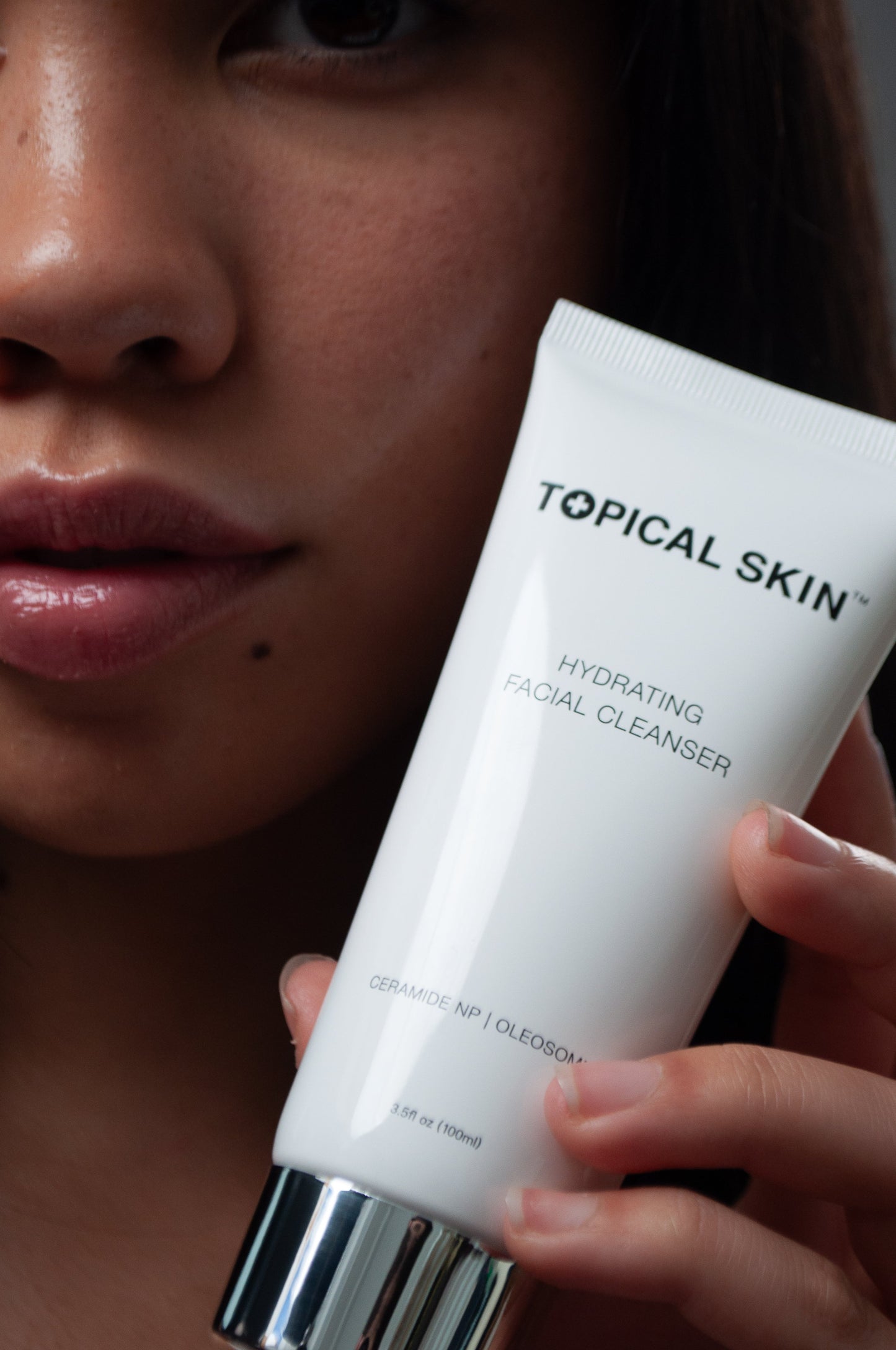 Topical Skin Hydrating Facial Cleanser With Oleosomes