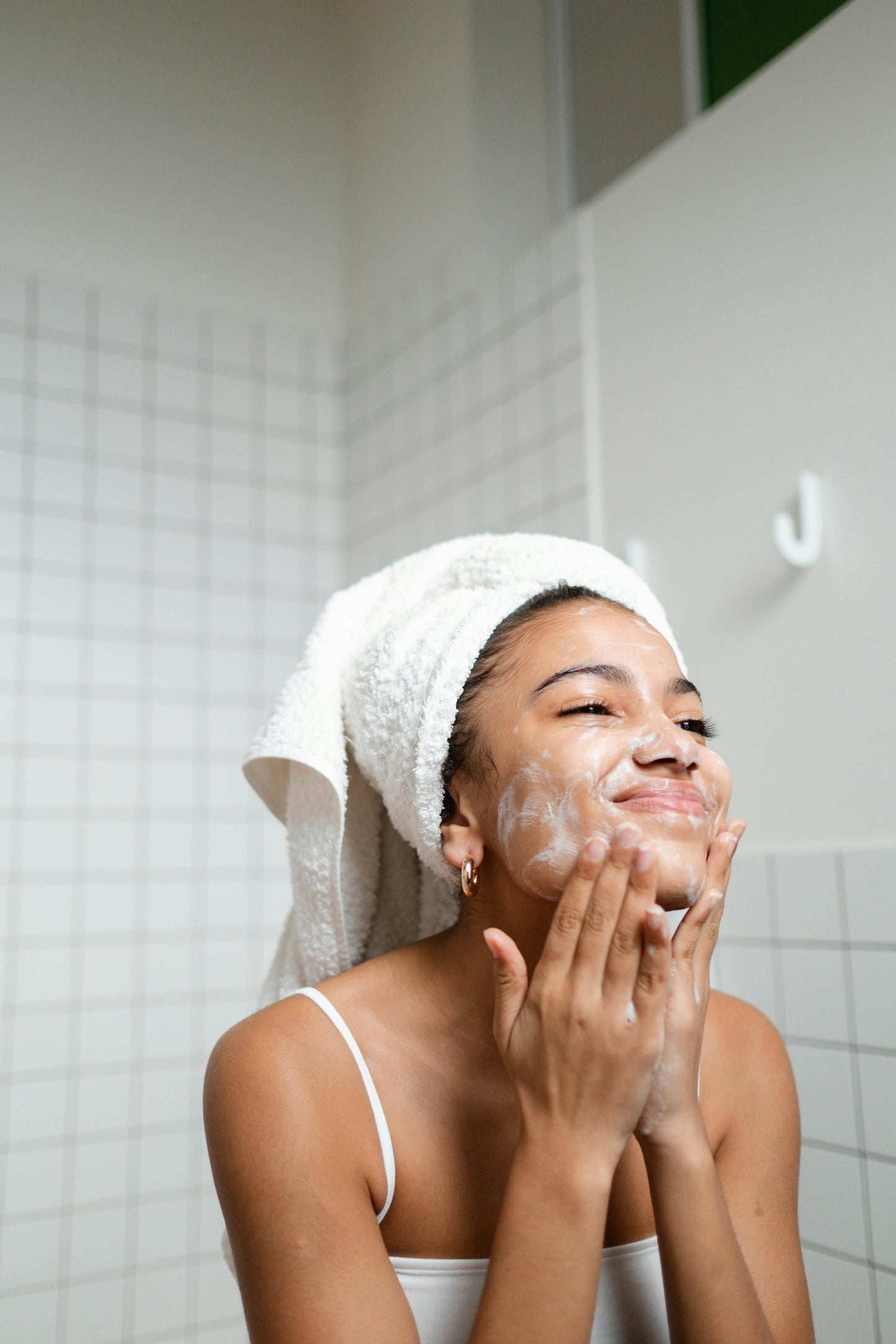 Melt Away Solid Oil Cleanser by Greentanica