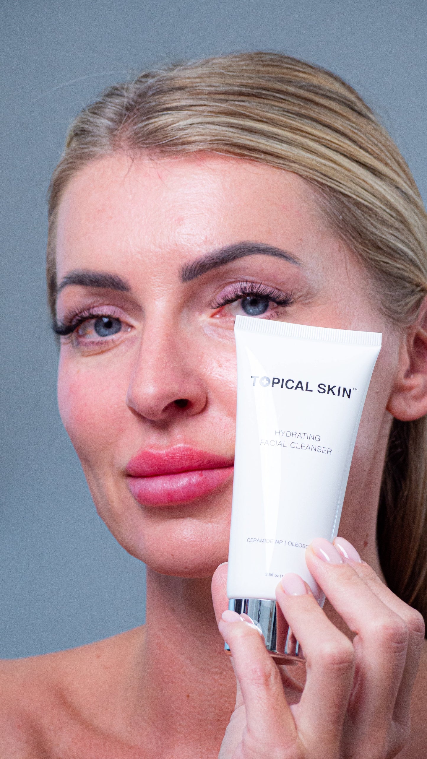 Topical Skin Hydrating Facial Cleanser With Oleosomes
